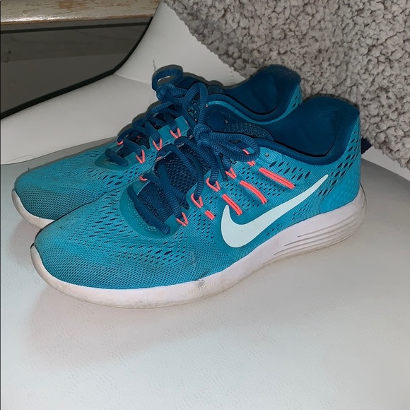 Nike Shoes - NIKE LUNARGLIDE 8